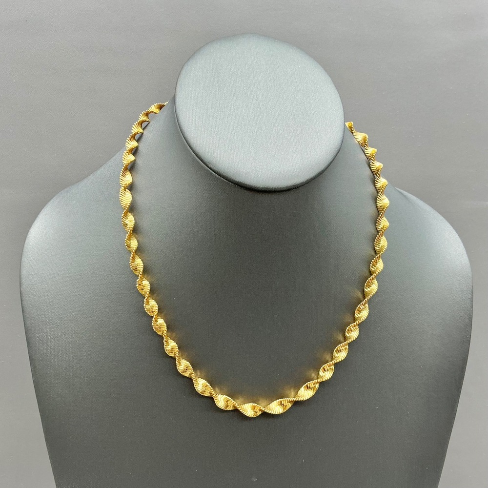 Napier Necklace Womens Gold Tone Twisted Herringbone Chain Link Vintage 18 Inch